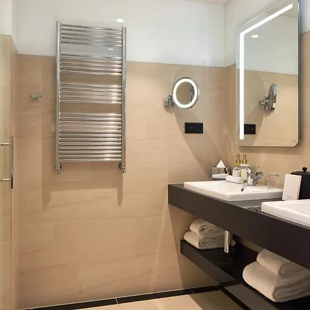 Maison Albar - Le Pont-neuf 5*