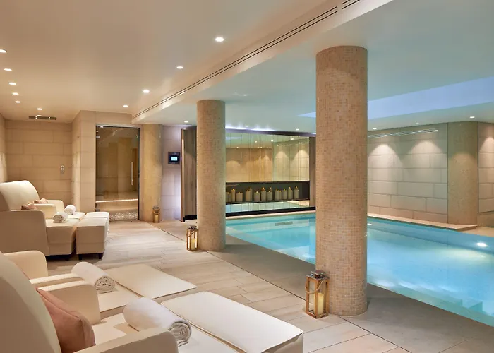 Maison Albar - Le Pont-neuf 5*